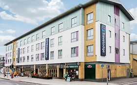 Travelodge Farnborough Central